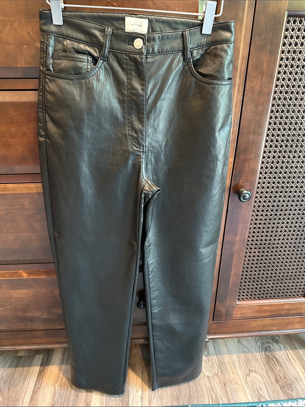 WILFRED Faux Leather High Rise Pants Black SIZE 4 NEW WITHOUT TAGS